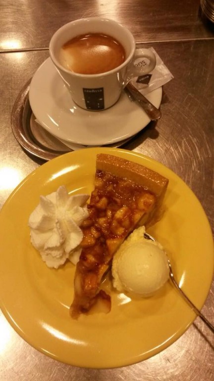 Hmmm.... een lekkere Italiaanse koffie met Ã©cht Italiaans gebak!  Natuurlijk bij ijssalon La Venezia in Dordrecht.