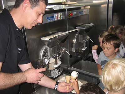 Hoe wordt echt Italiaans ijs gemaakt bij La Venezia? Kom op bezoek met je klas!
